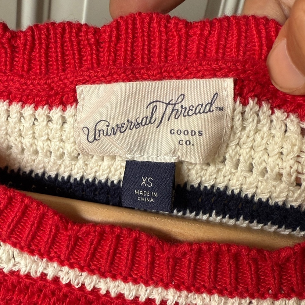 3/$20🍁SALE! Universal Thread cropped crochet sweater top - Picture 3 of 6